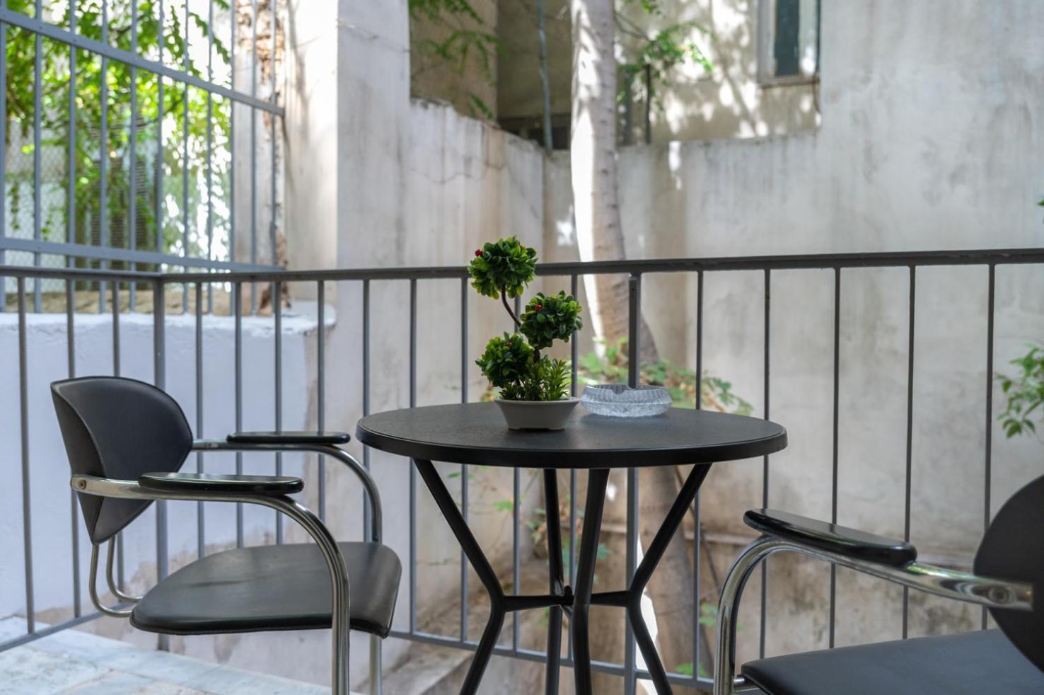 Entire Apt, 2 Bdrm, City Center Athens Exterior photo